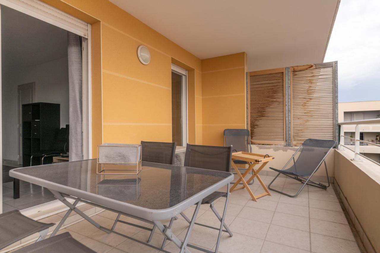 モントゥーAppt De Charme Avec Grand Balcon Proche Avignon Wifi Gratuitアパートメント エクステリア 写真